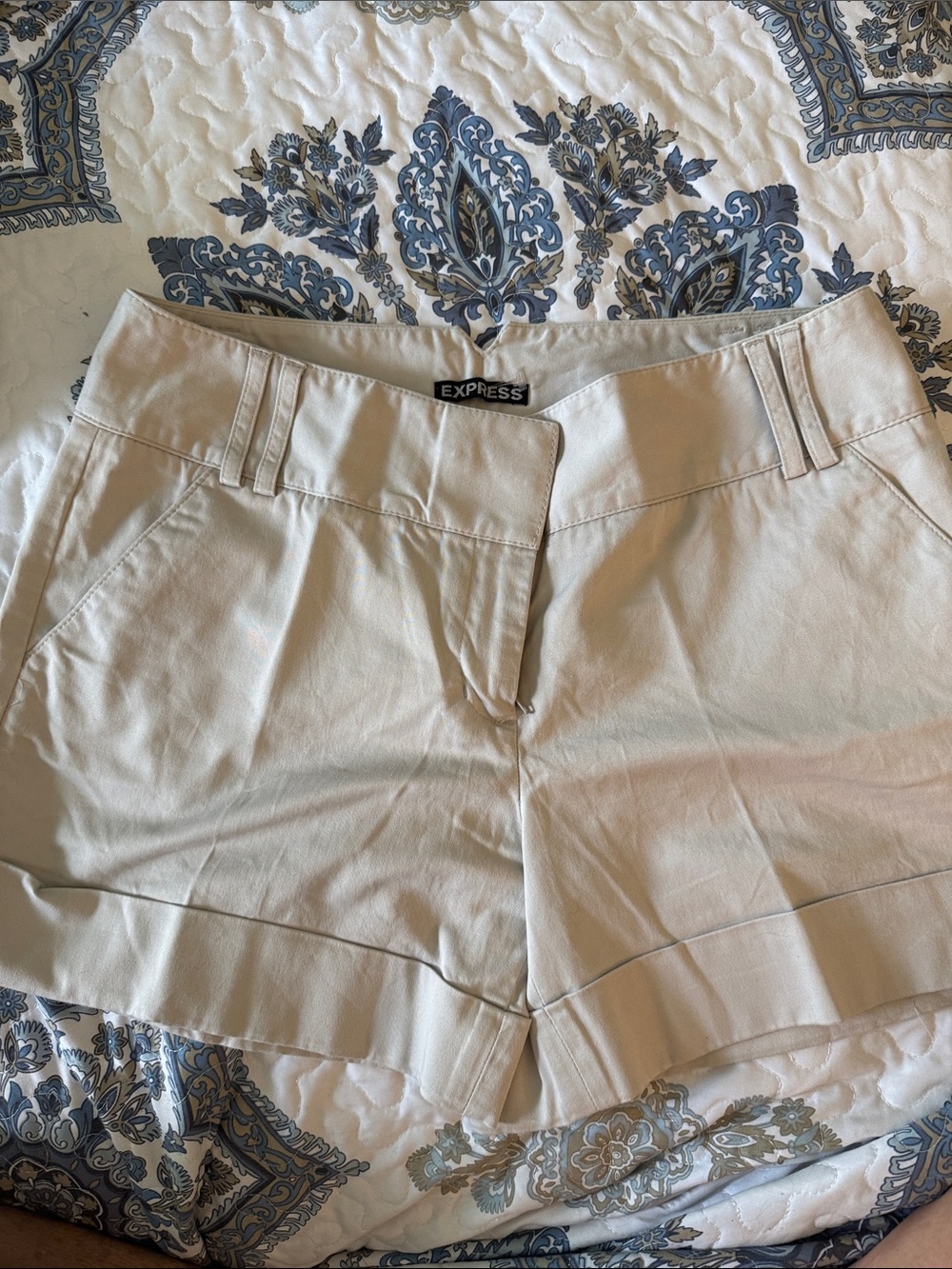 Express Women's Light Cream Tailored Bermuda Shorts
